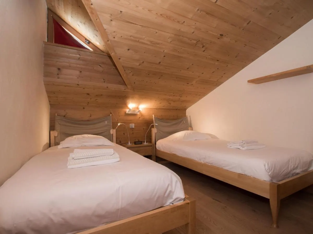Chalet Skis Aux Pieds Avec 3 Chambres Et Terrasse A Chamonix - Fr-1-343-225